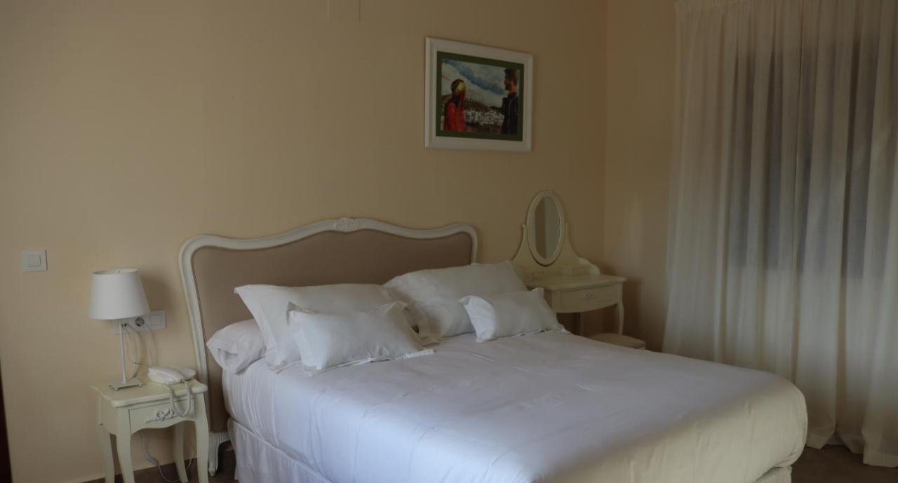 Hotel Palacio Conde Del Alamo Aroche Bagian luar foto