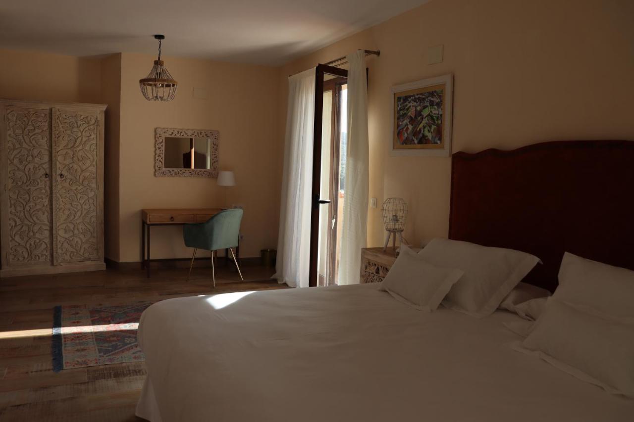 Hotel Palacio Conde Del Alamo Aroche Bagian luar foto