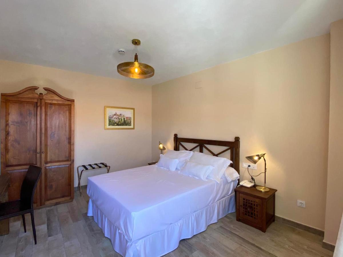 Hotel Palacio Conde Del Alamo Aroche Bagian luar foto